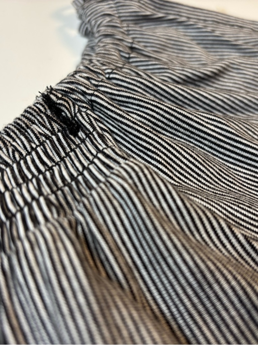 American Eagle Off-Shoulder Flutter Sleeve Women’s XL Black White Stripe Top - Picture 5 of 9